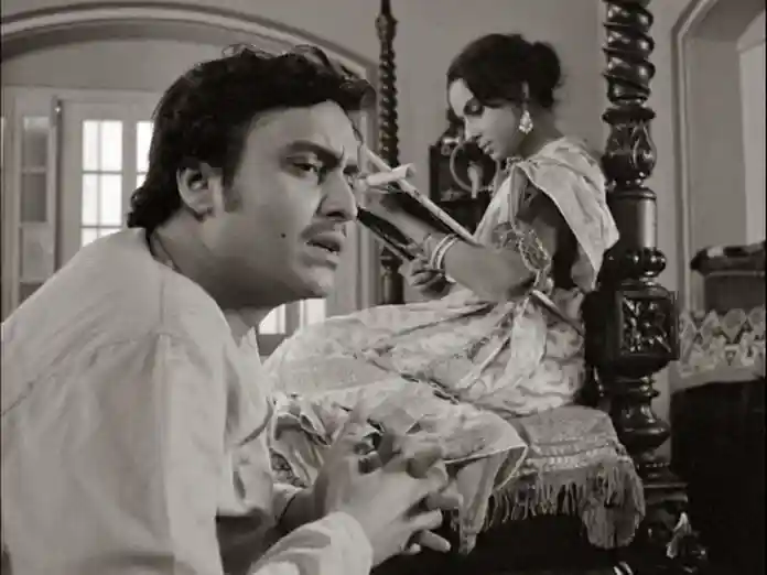 সত্যজিত রায় পরিচালিত চারুলতা’য় সৌমিত্র ও মাধবী