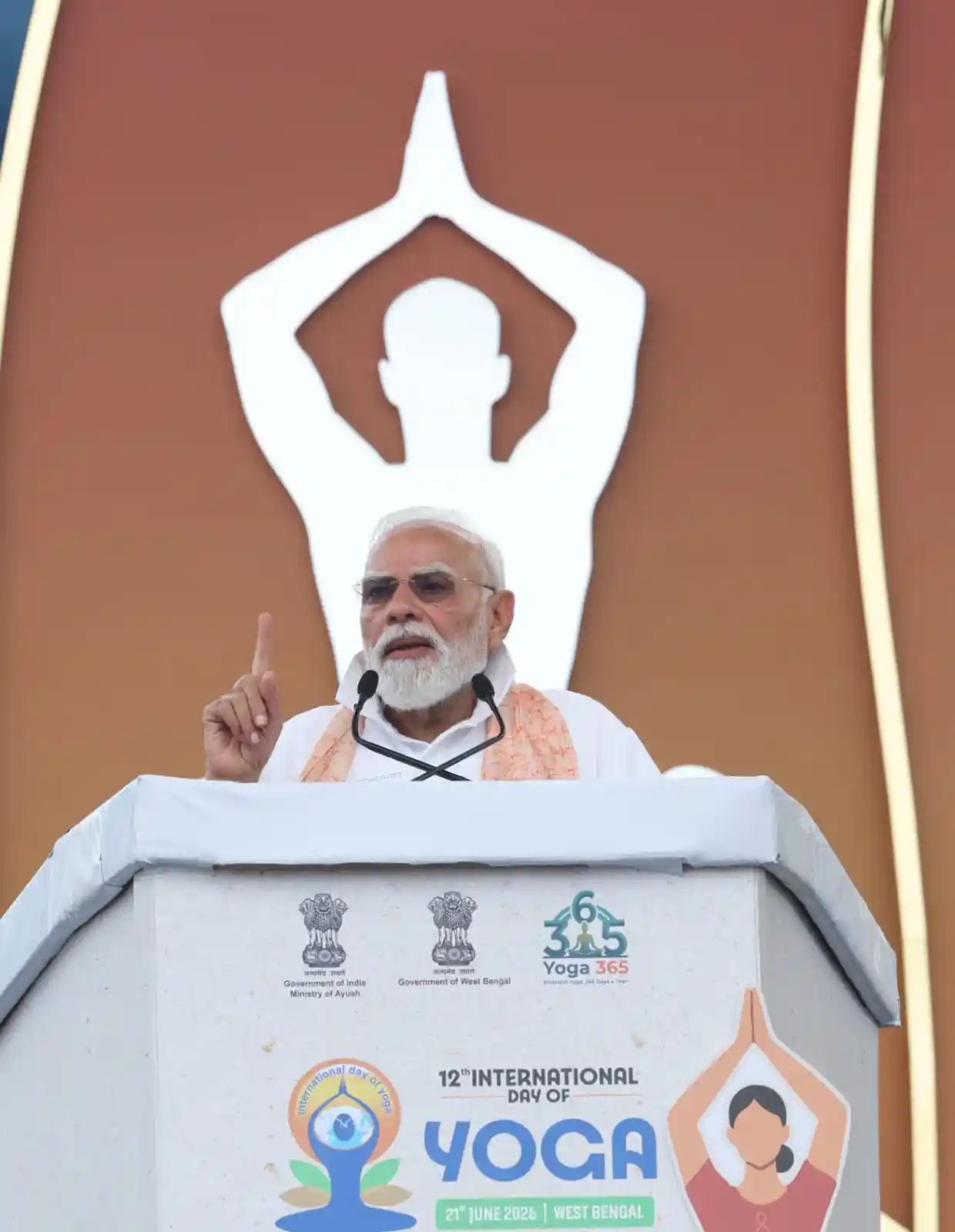 norendra modi on yoga day