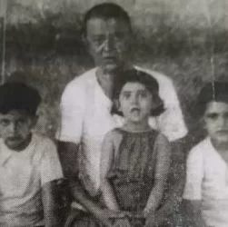 bhanu bondopadhay and family